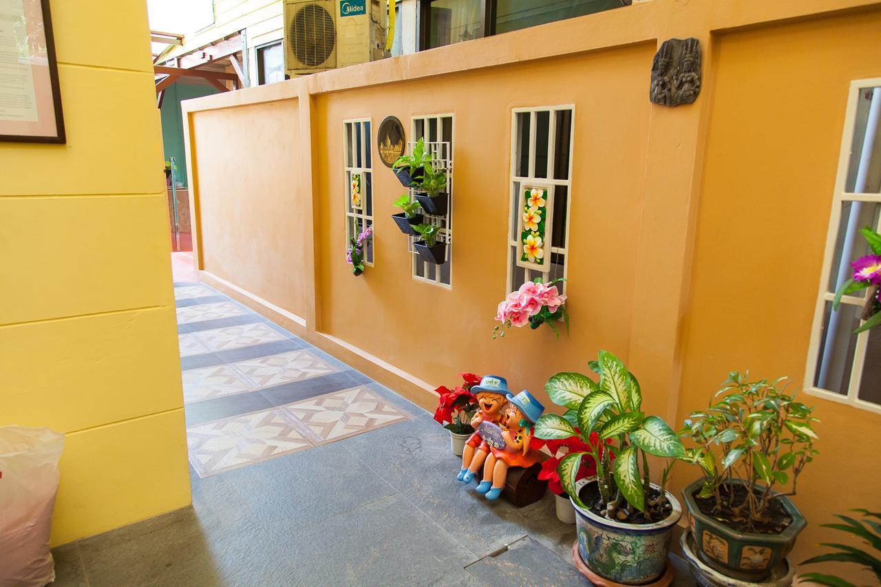 Zen Rooms Samsen 3 Bangkok Exterior photo