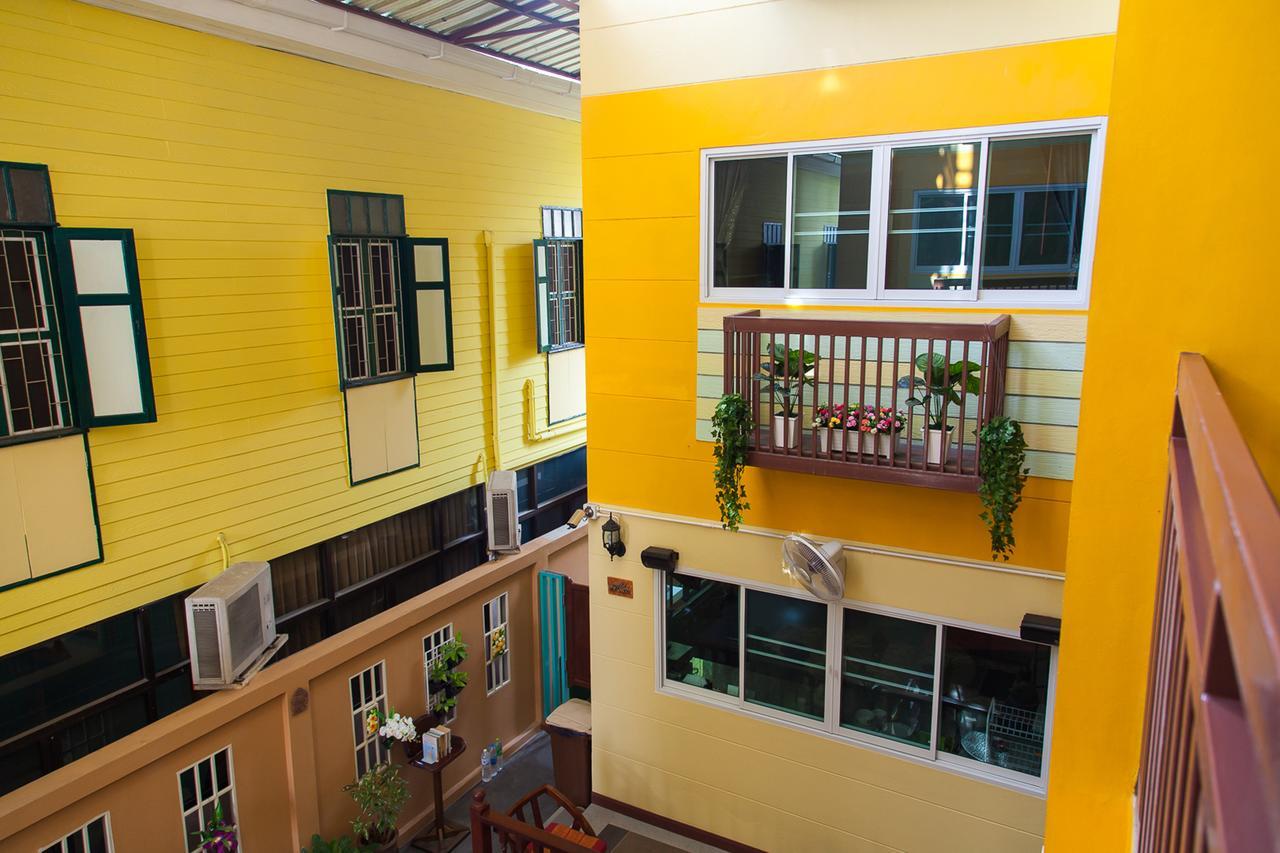 Zen Rooms Samsen 3 Bangkok Exterior photo