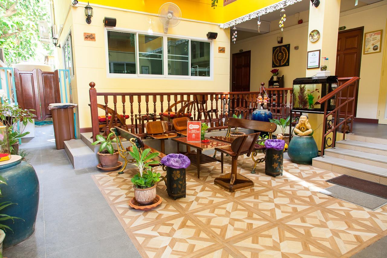 Zen Rooms Samsen 3 Bangkok Exterior photo