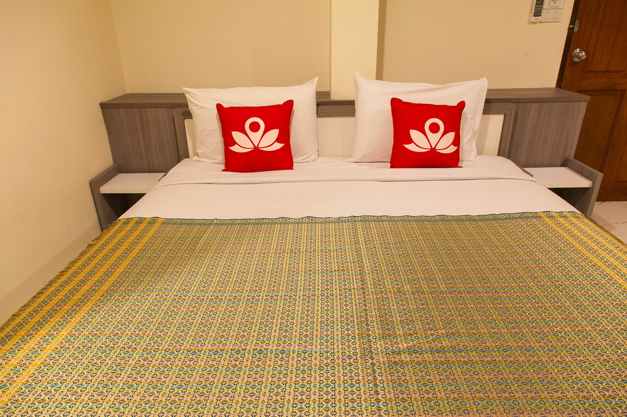 Zen Rooms Samsen 3 Bangkok Exterior photo