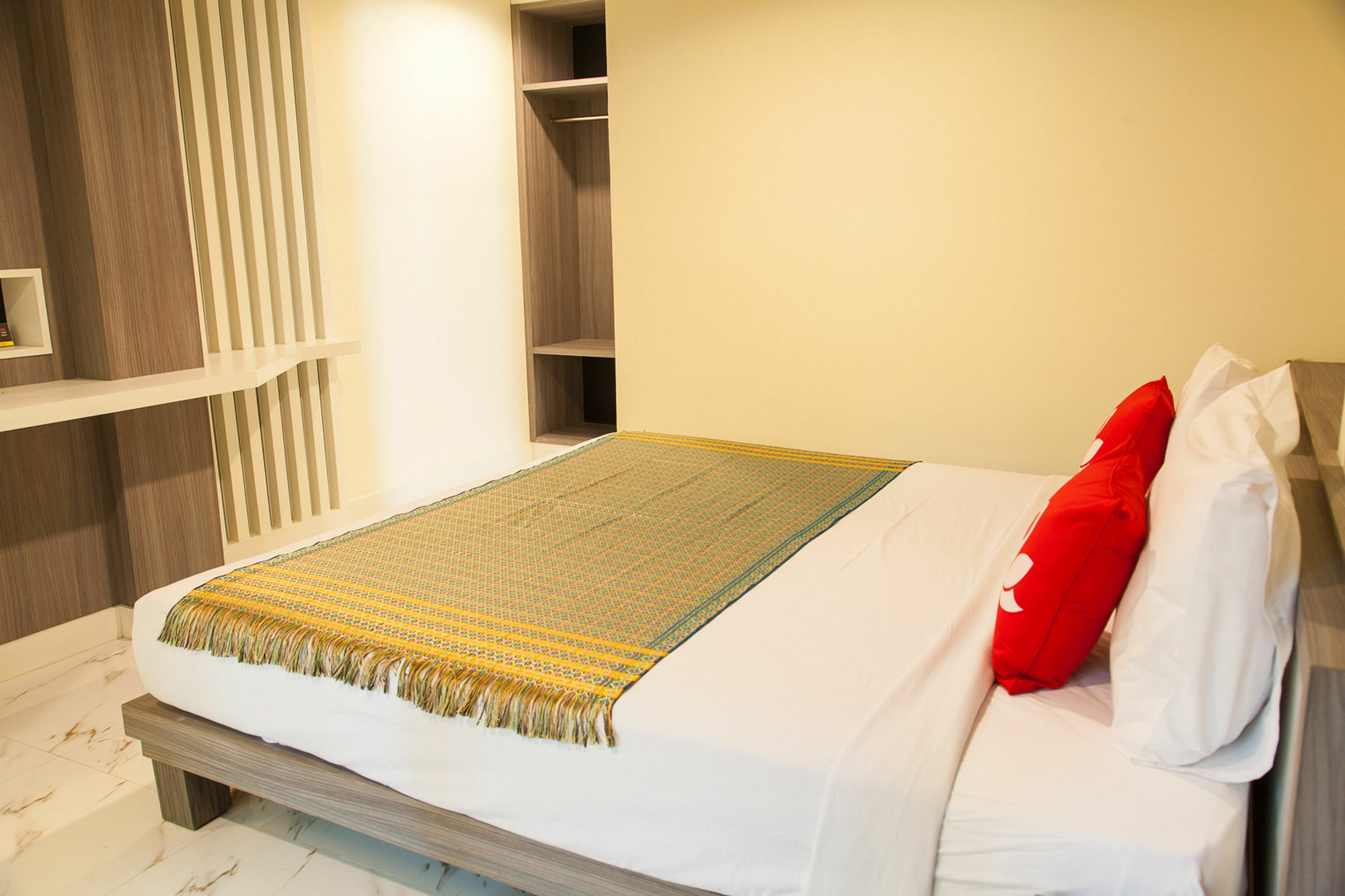 Zen Rooms Samsen 3 Bangkok Exterior photo